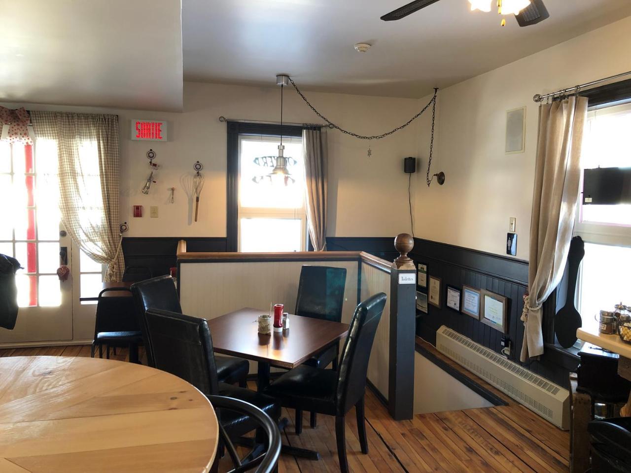 Auberge D'Anjou-Cocooning Cafe Petit Rocher Luaran gambar