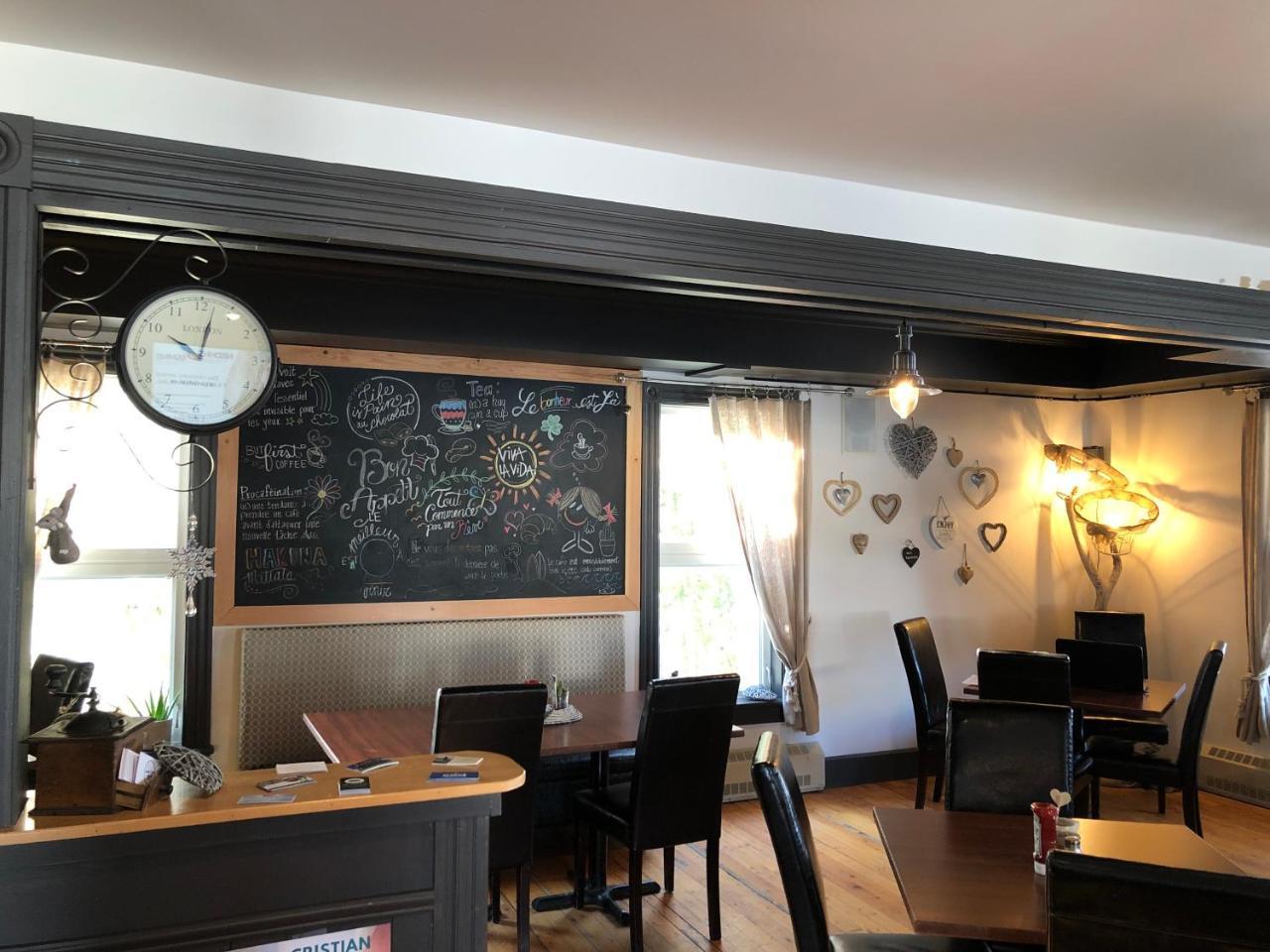 Auberge D'Anjou-Cocooning Cafe Petit Rocher Luaran gambar